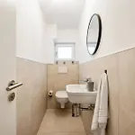 דירה Charmoehr Homes *