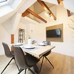דירה Charmoehr Homes