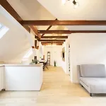 Charmoehr Homes דירה