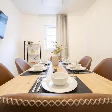 Charmoehr Homes דירה