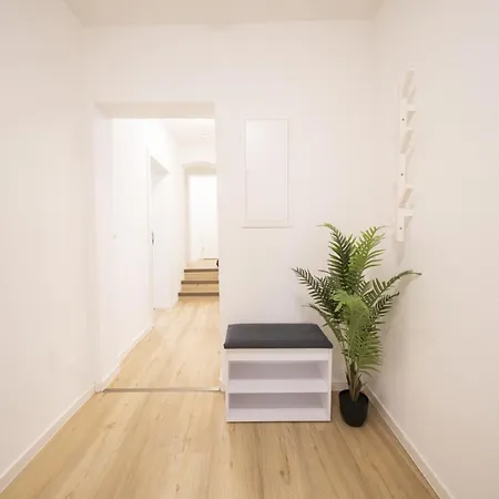 Charmoehr Homes דירה