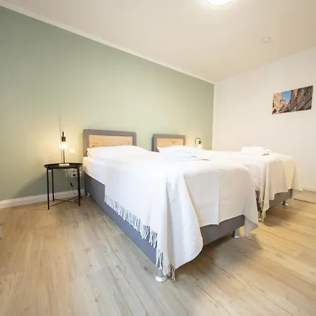 Charmoehr Homes Apartmán *